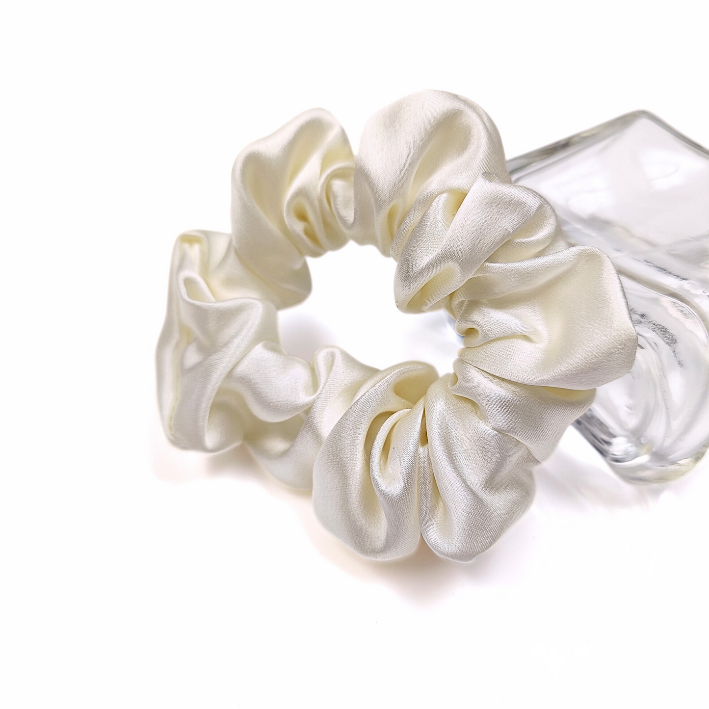 100% Mulberry Silk Scrunchie in Ivory