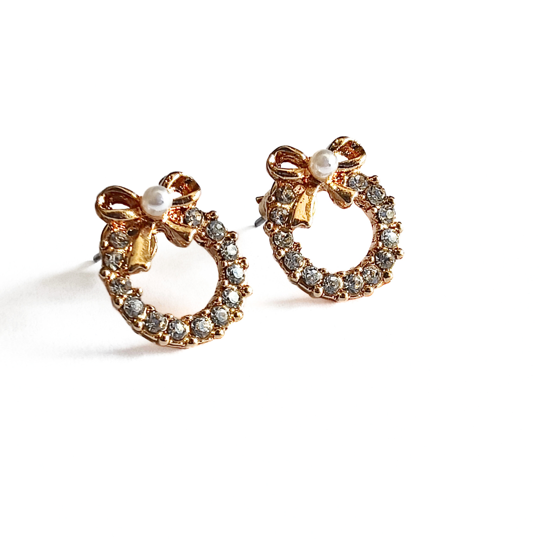 Noelle Christmas Wreath Studs in Silver
