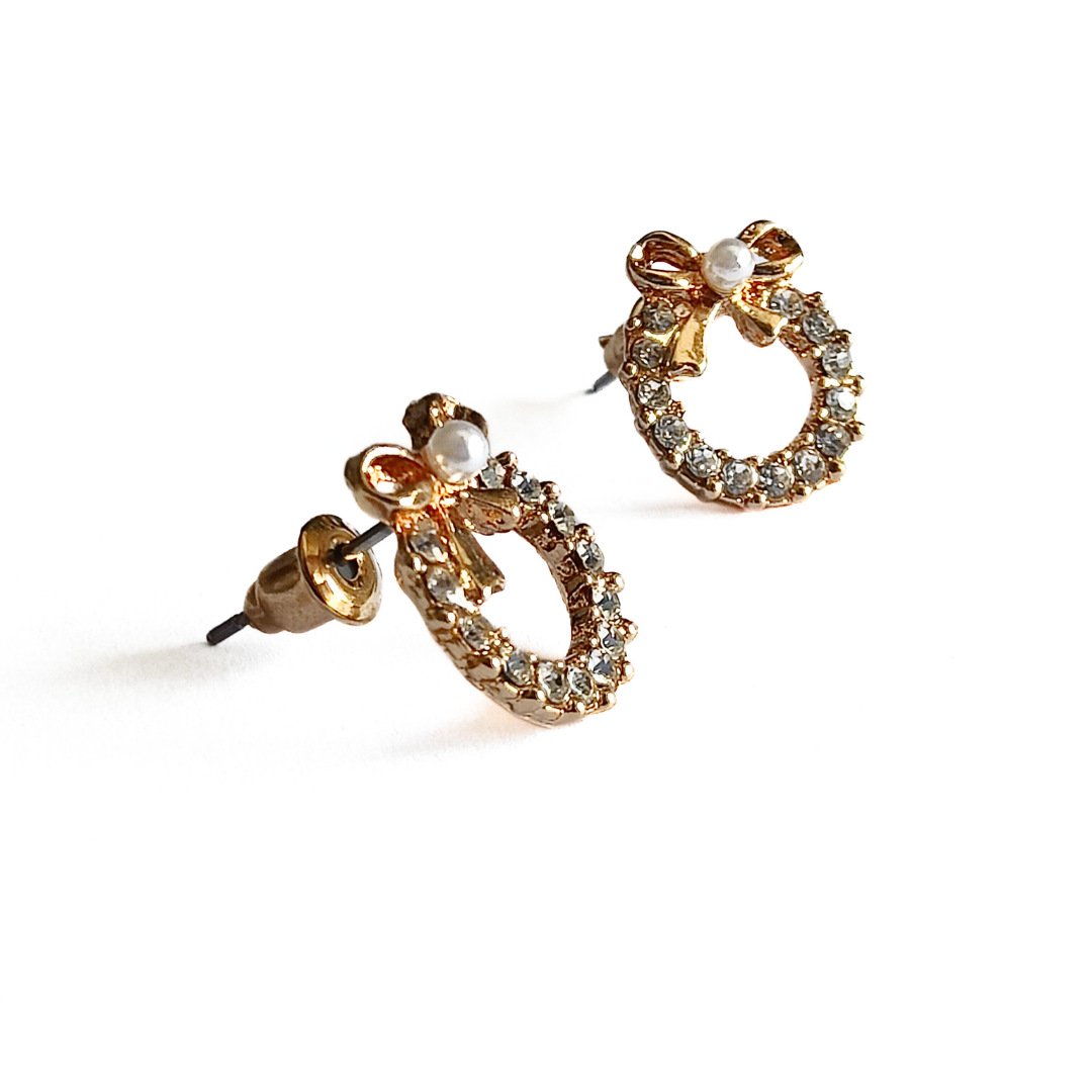 Noelle Christmas Wreath Studs in Silver