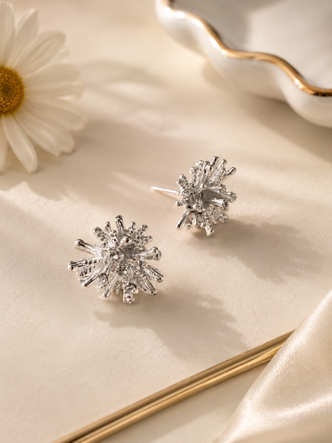 The 'Icon Status' Studs