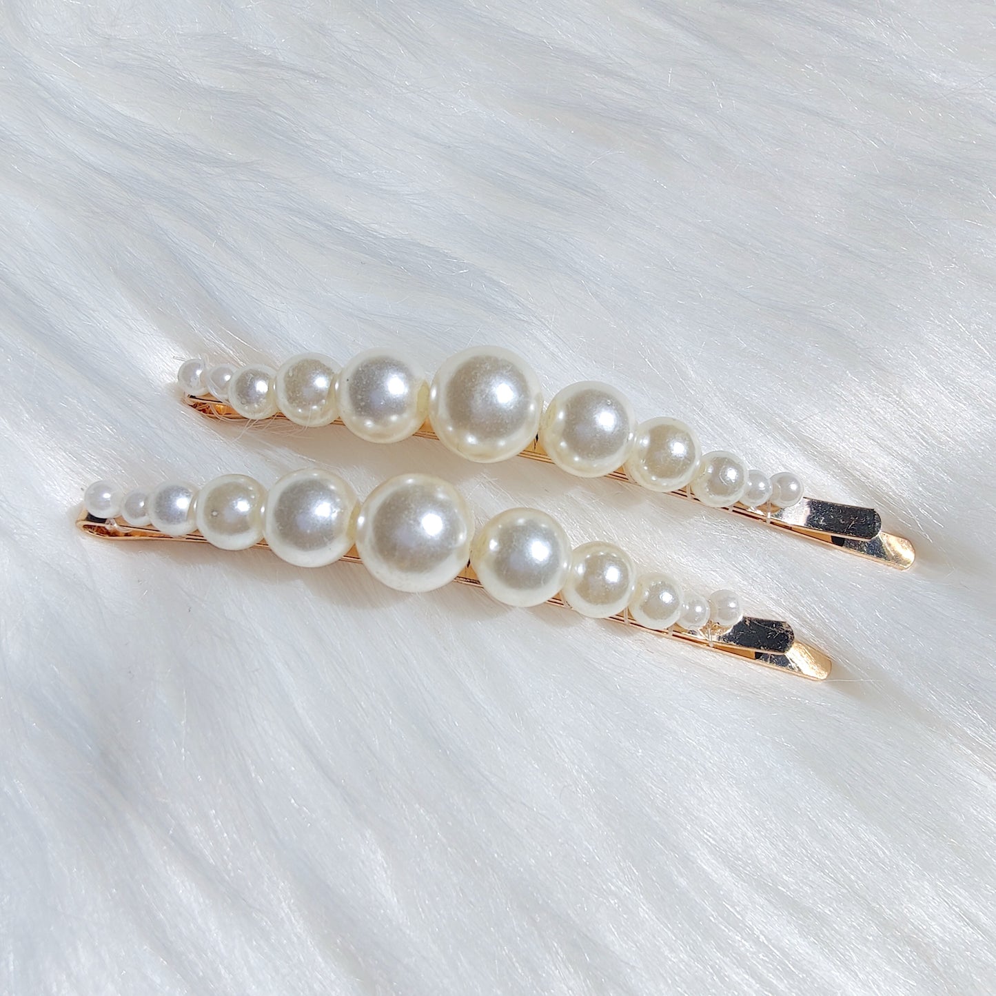 Evelyn Gold Pearl Hair Slides