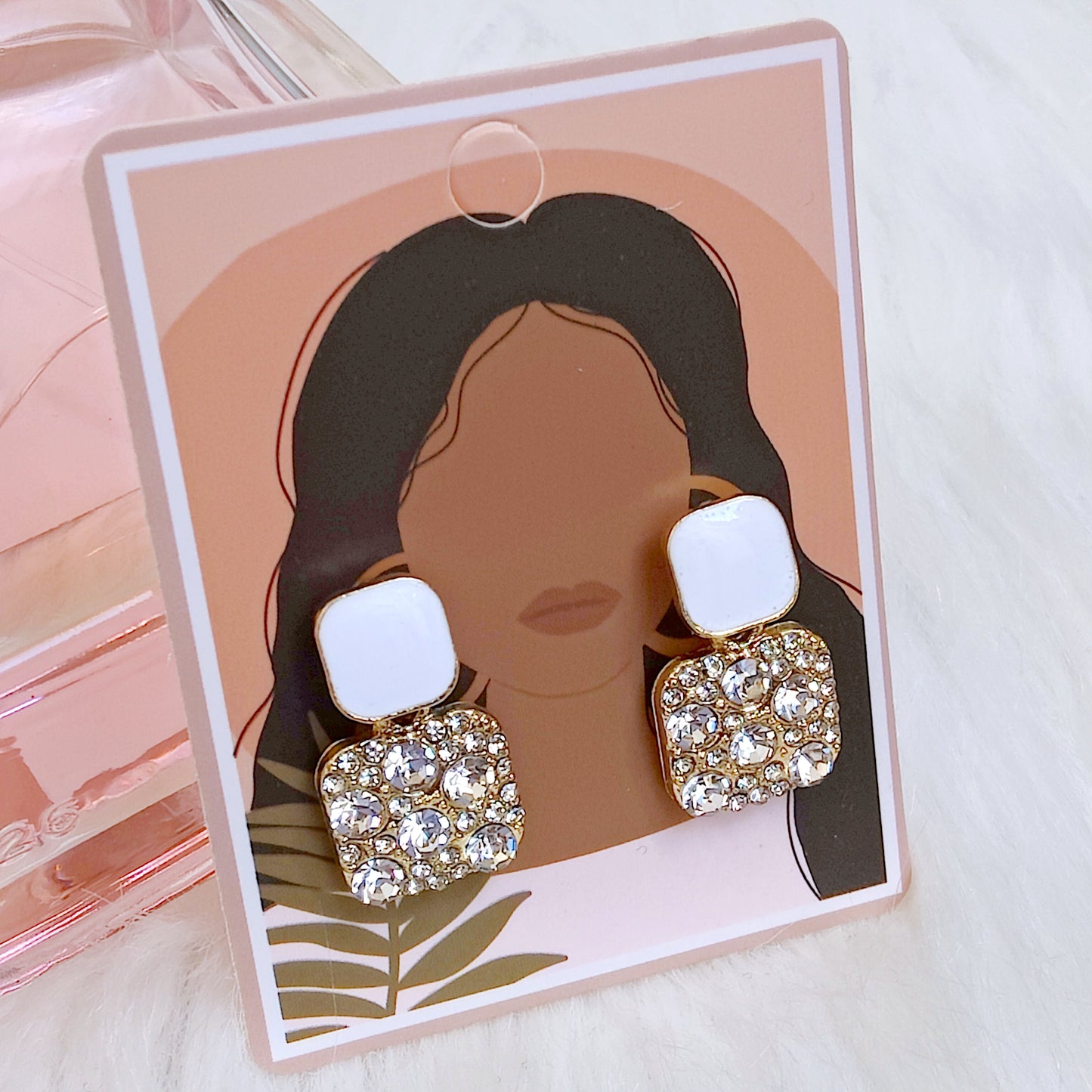 SAFFIRA diamante drop studs in White