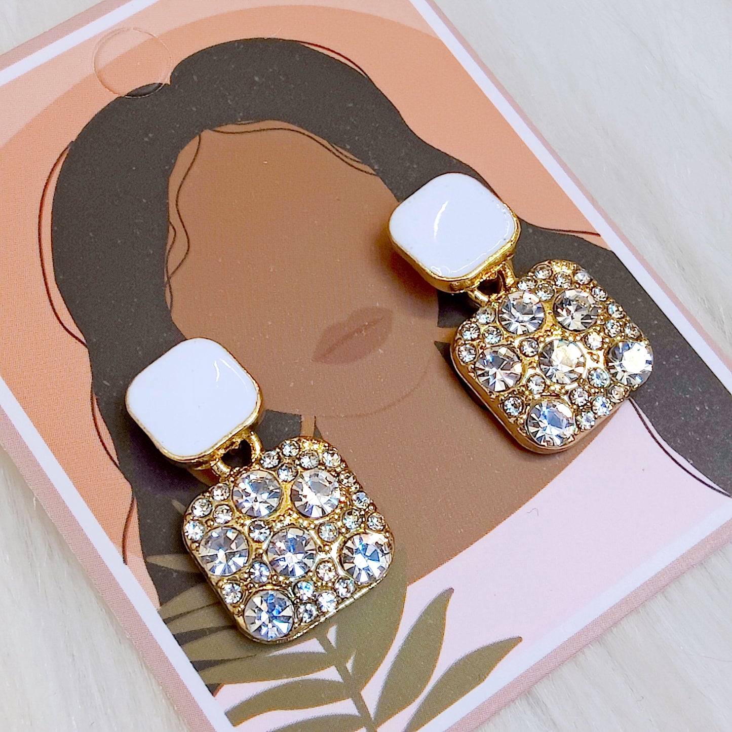 SAFFIRA diamante drop studs in White