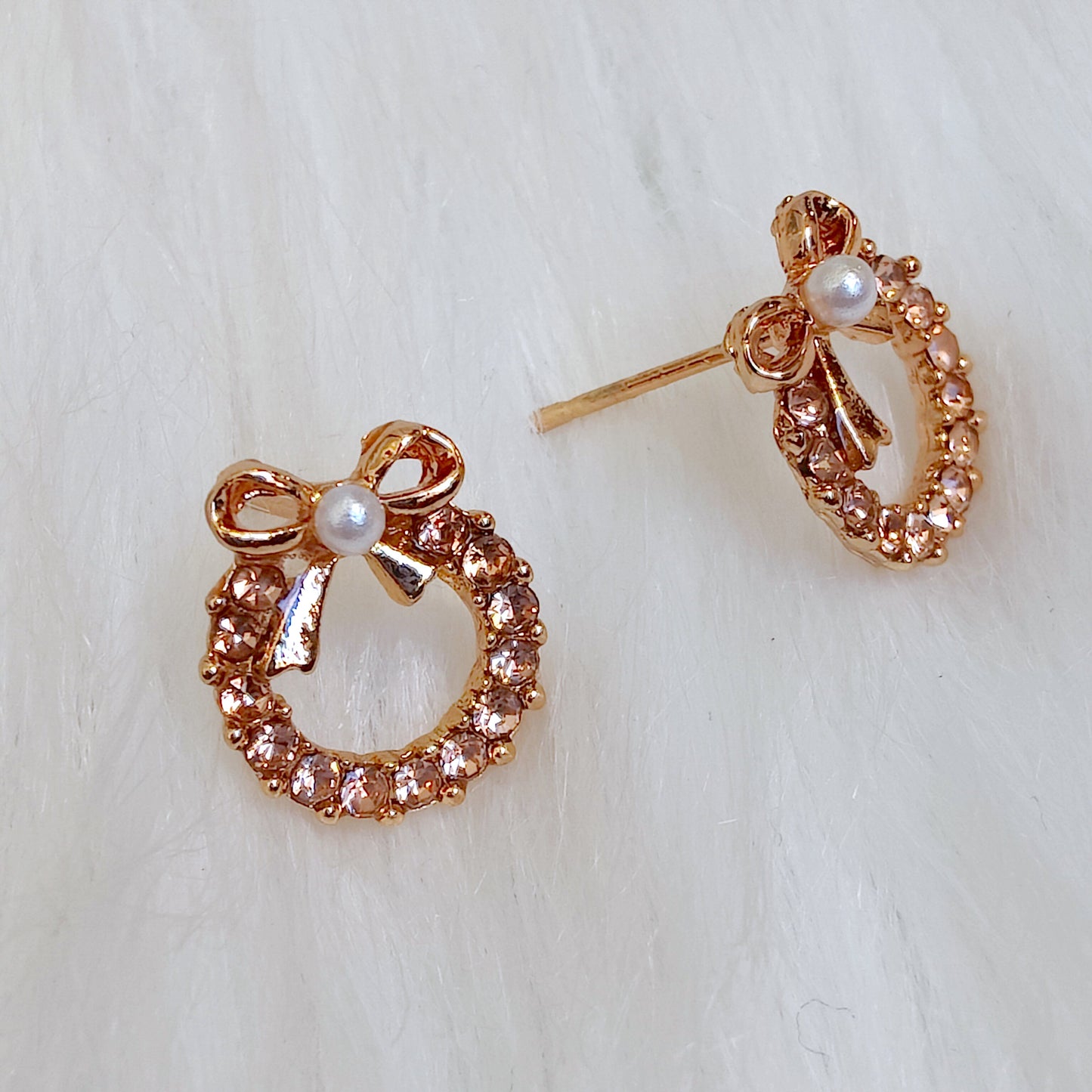 Noelle Christmas Wreath Studs in Rose Gold