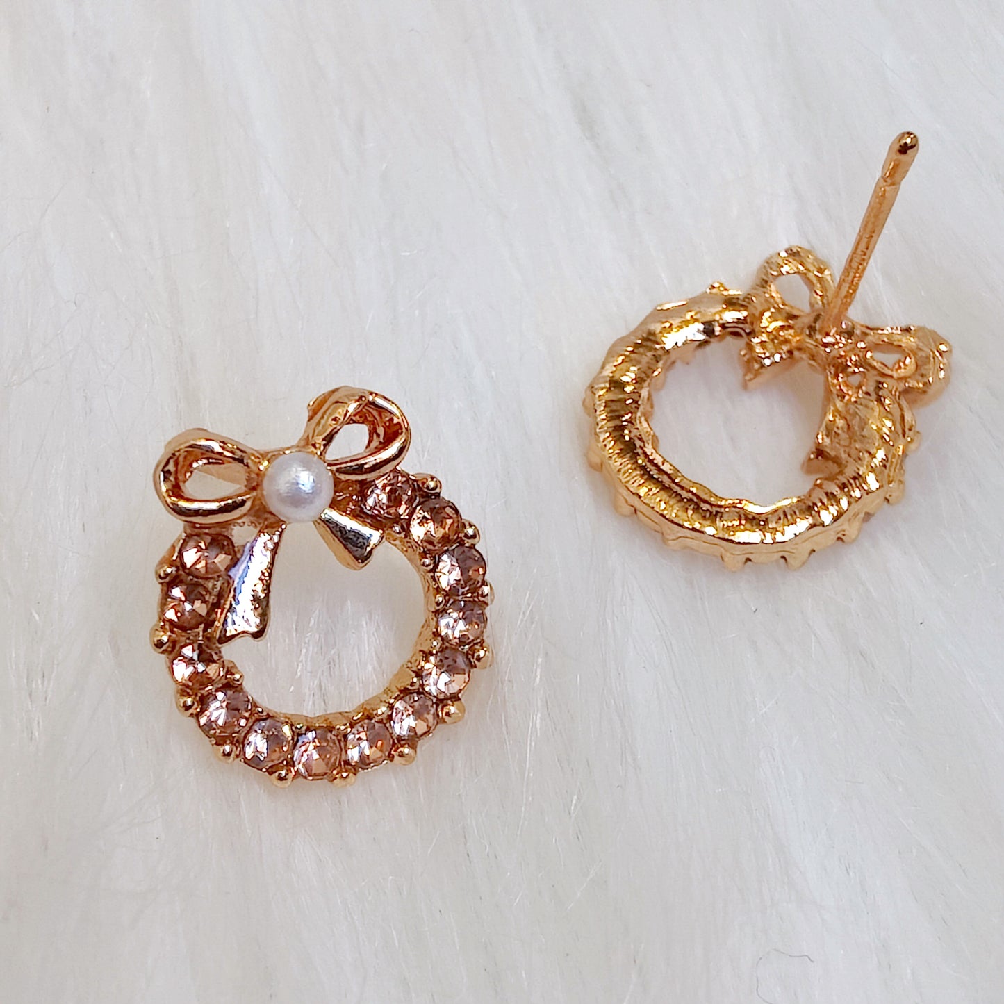 Noelle Christmas Wreath Studs in Rose Gold