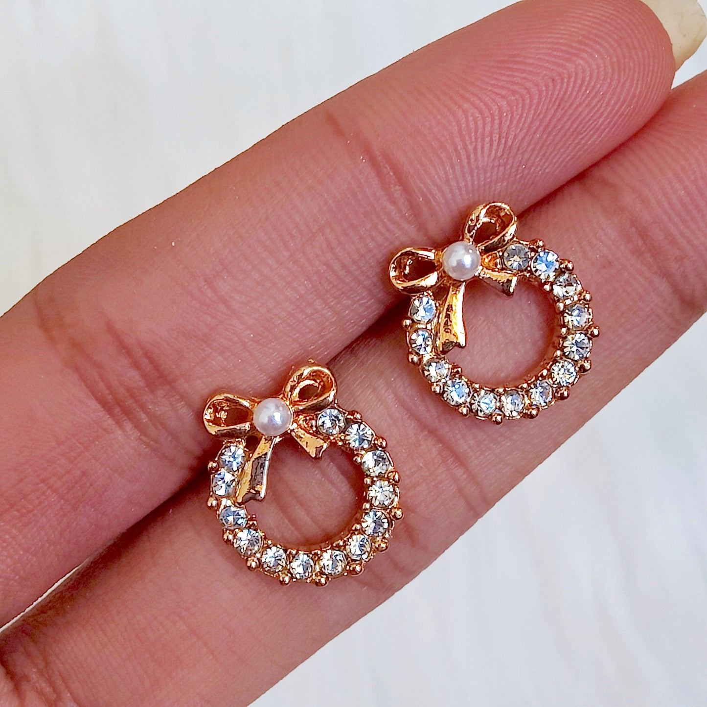 Noelle Christmas Wreath Studs in Silver