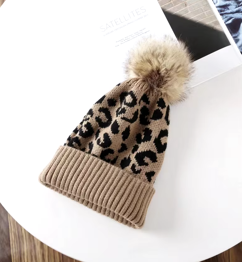 Leopard Knit Pom Pom Hat in Brown