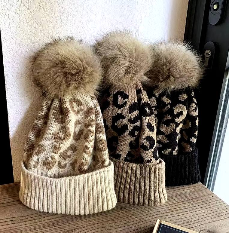 Leopard Knit Pom Pom Hat in Brown