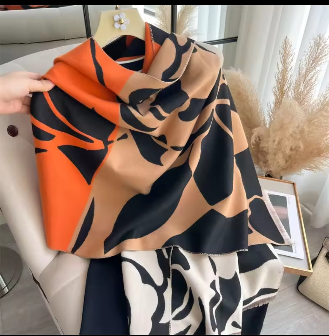 Zina Scarf Shawl in Black