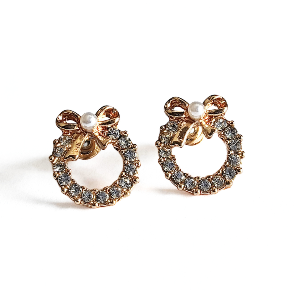 Noelle Christmas Wreath Studs in Silver
