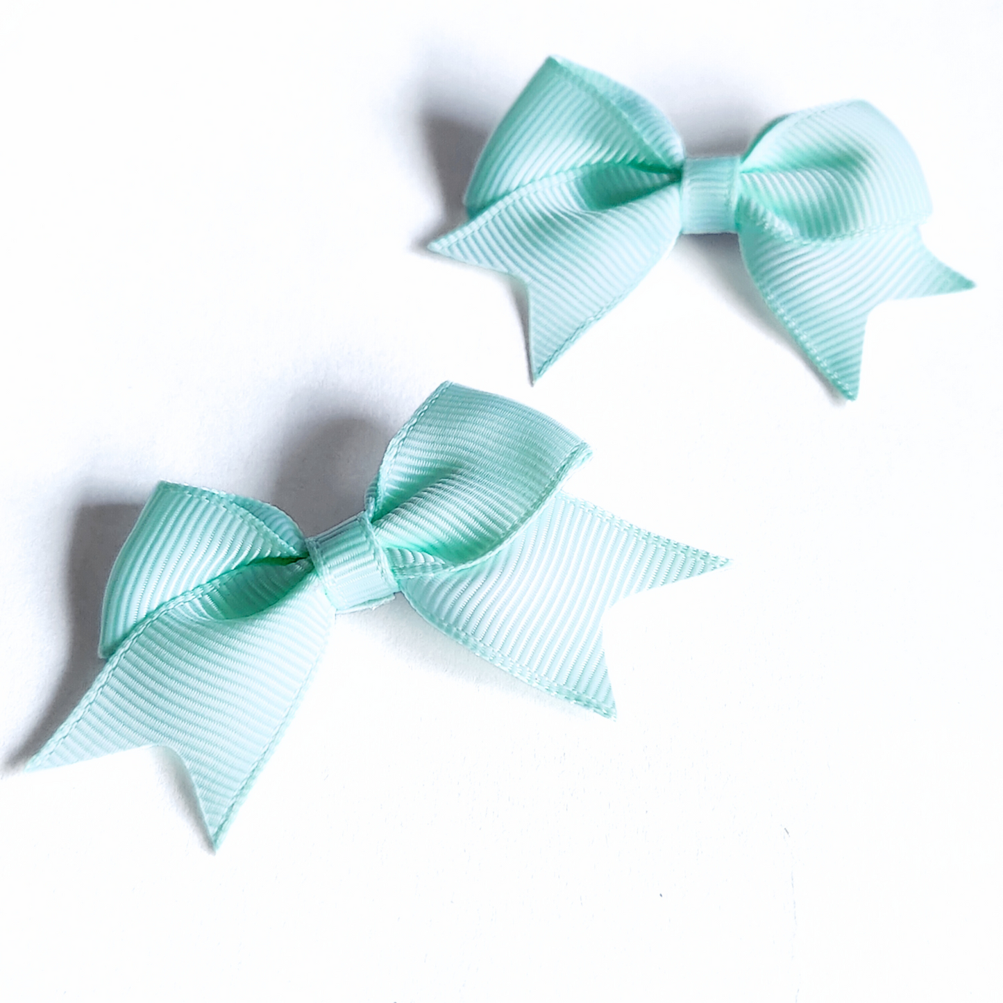 Twinkle Bows in Mint Green