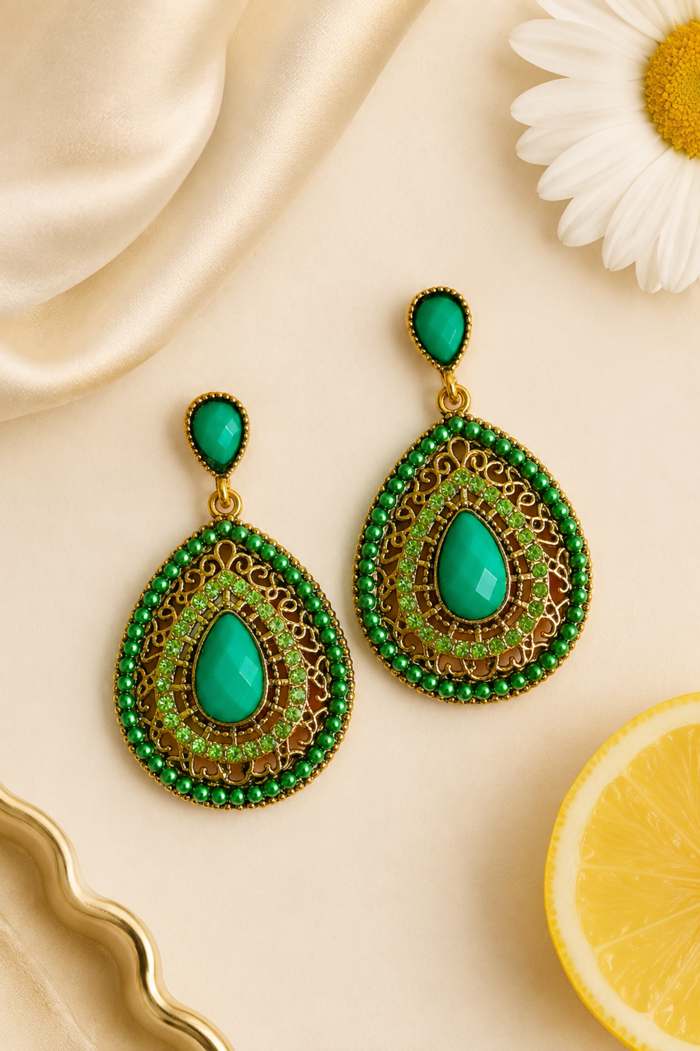 The 'Dolce Vita Drops' in Emerald