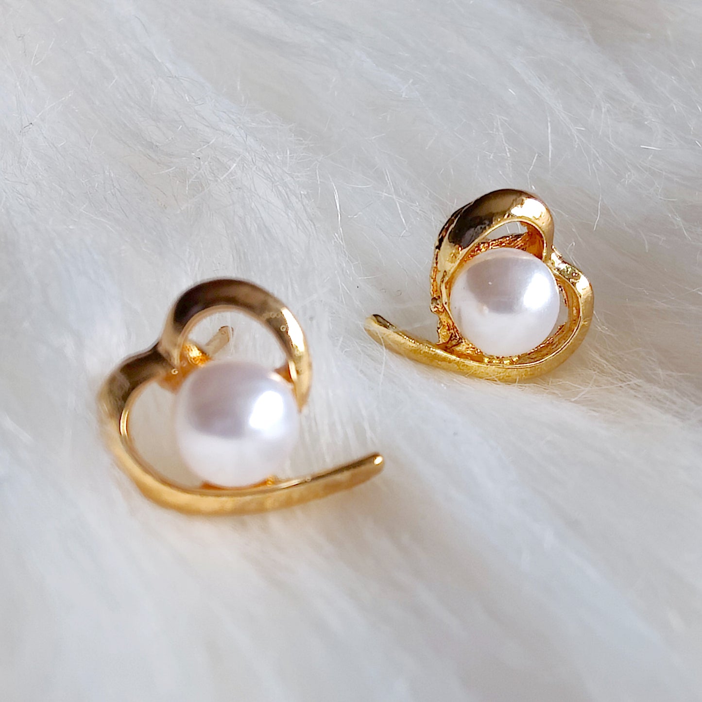 Amara Pearl Studs