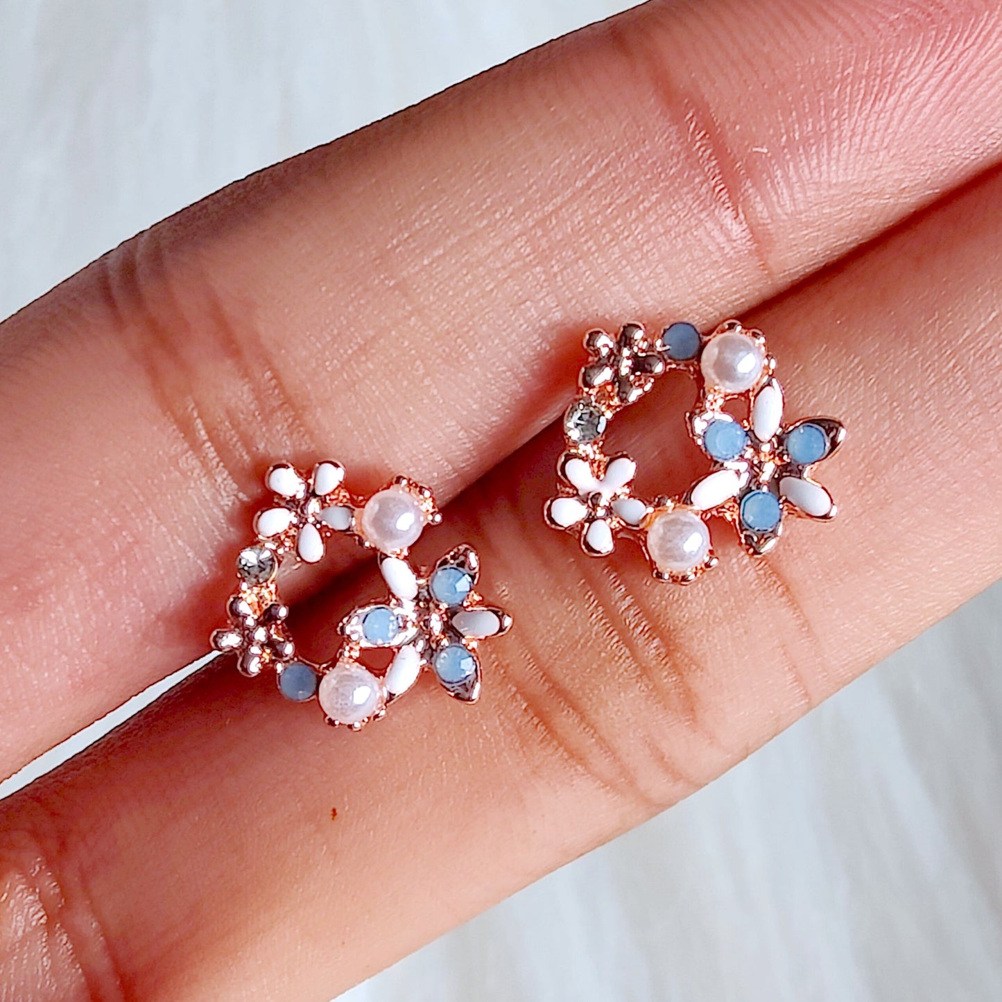 Fariya diamante studs in Blue