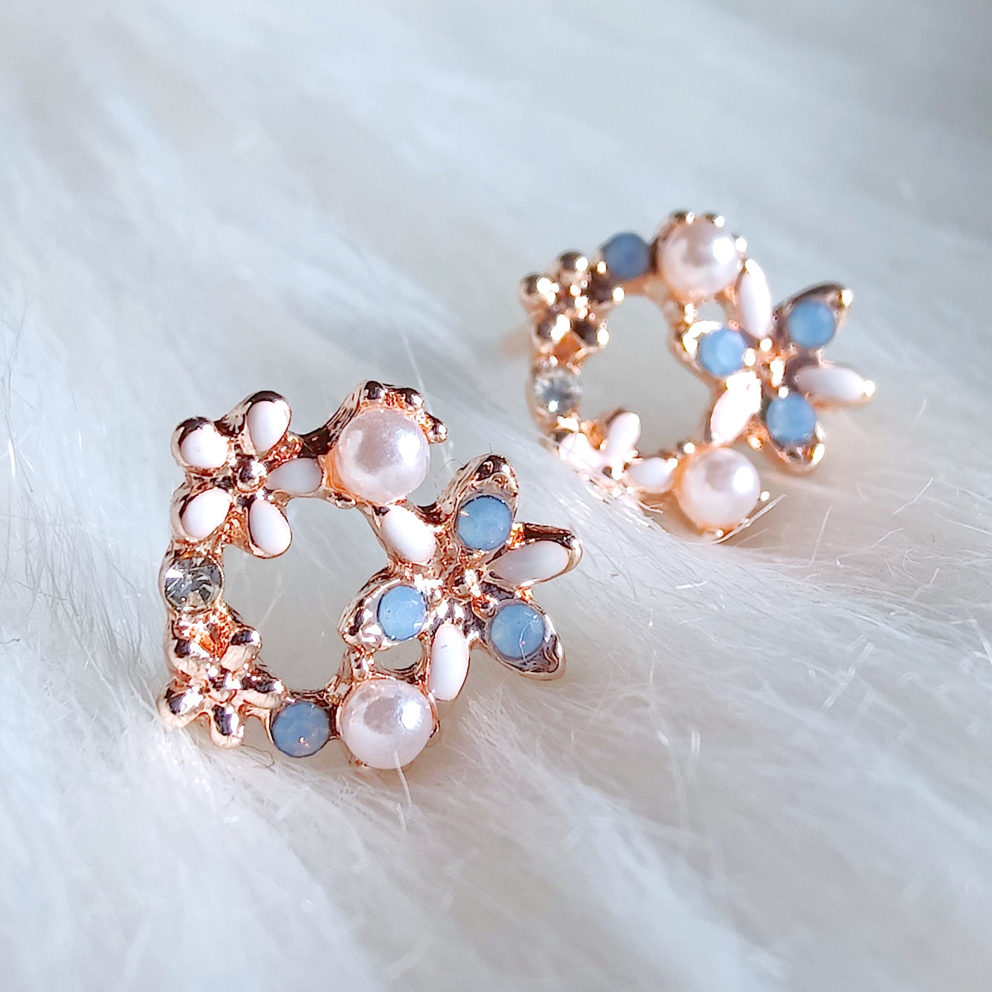 Fariya diamante studs in Blue