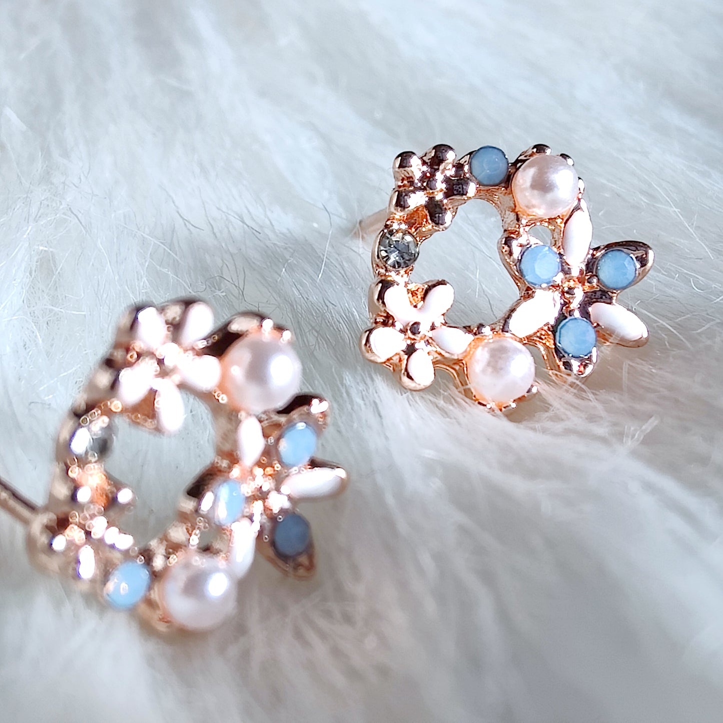 Fariya diamante studs in Blue