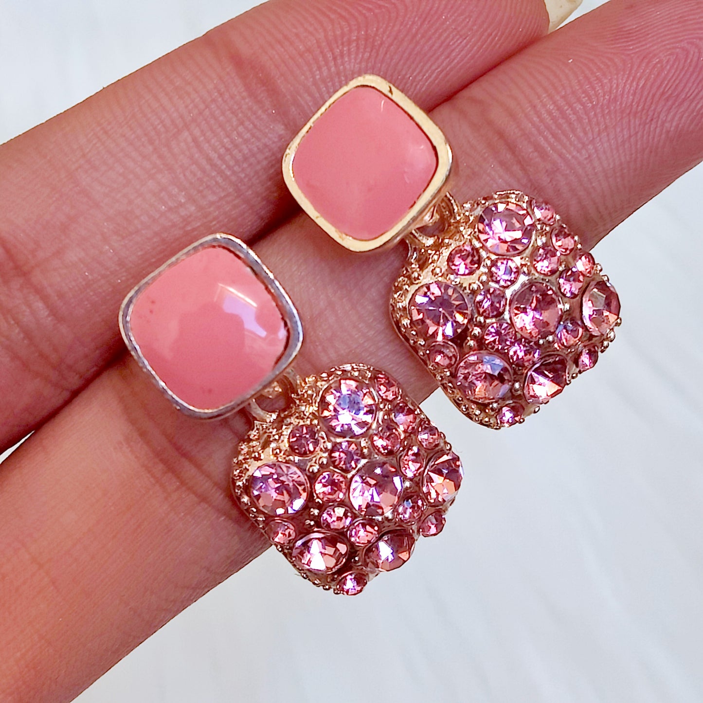 SAFFIRA diamante drop studs in Pink