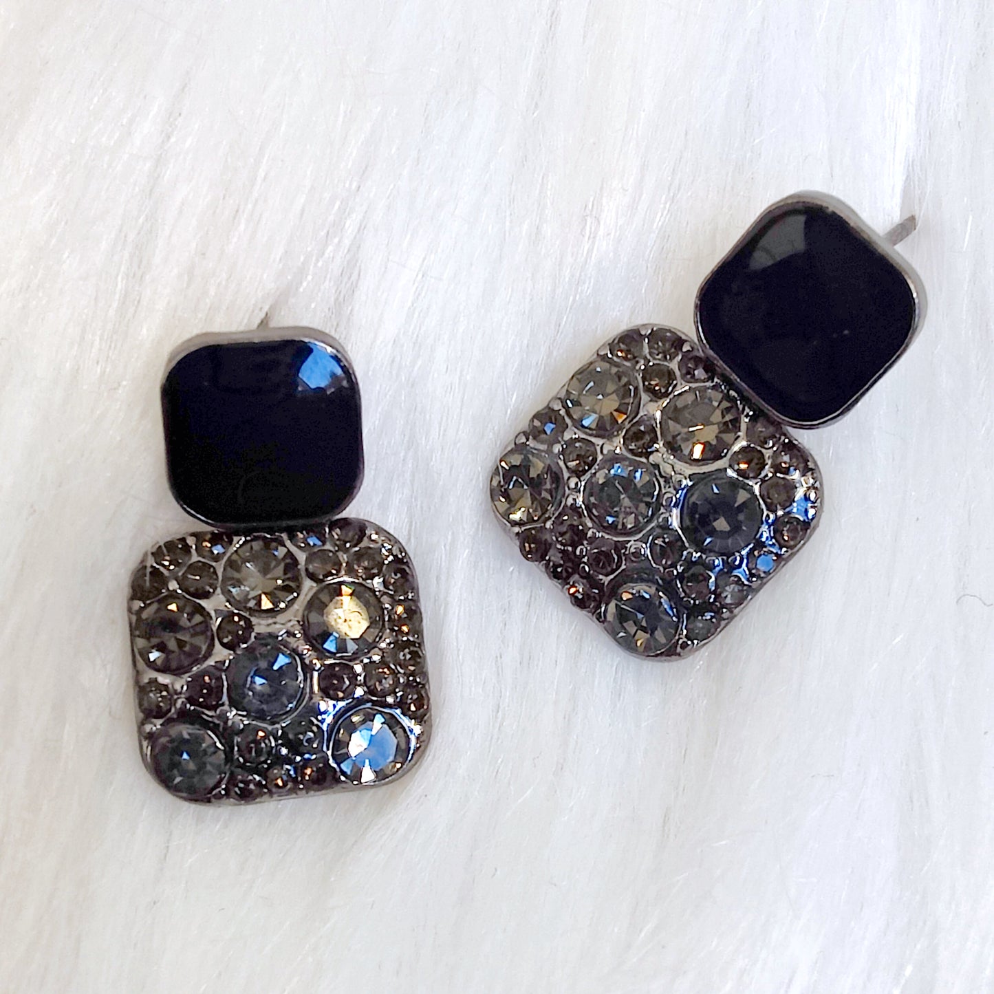 SAFFIRA diamante drop studs in Black