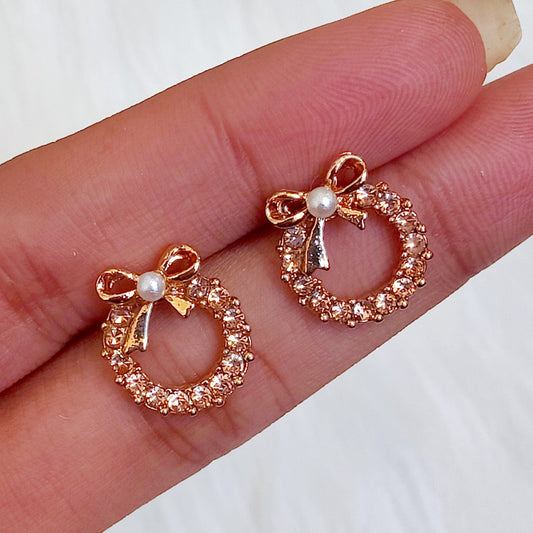 Noelle Christmas Wreath Studs in Rose Gold