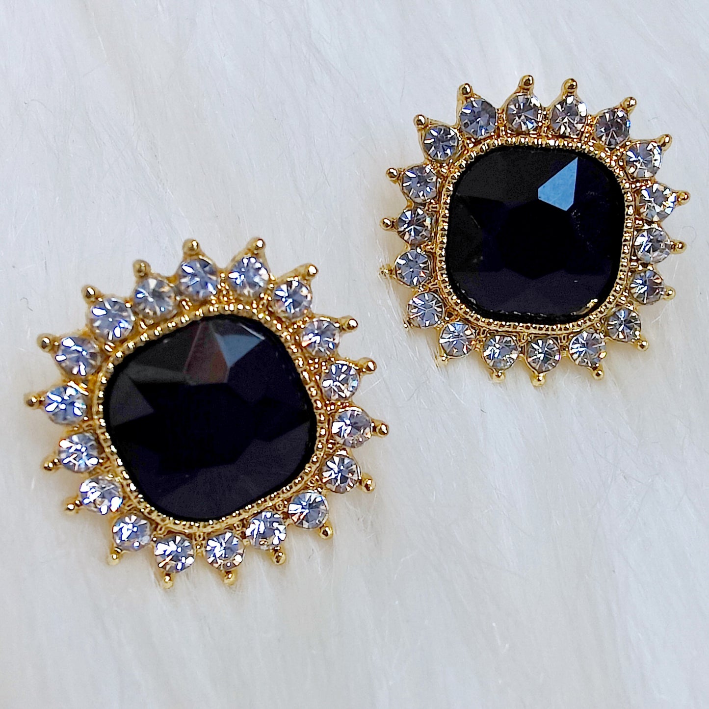 Mabel diamante studs in Black