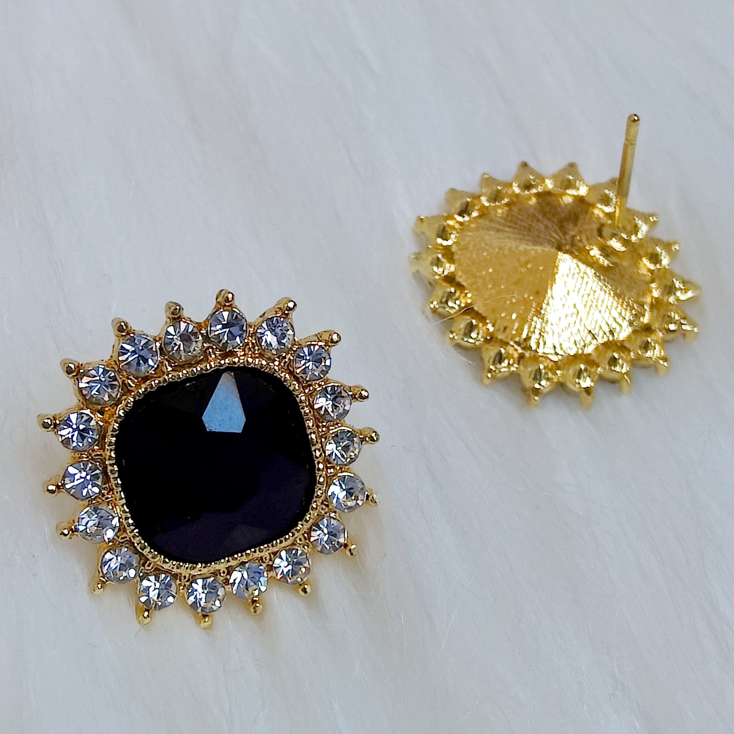 Mabel diamante studs in Black