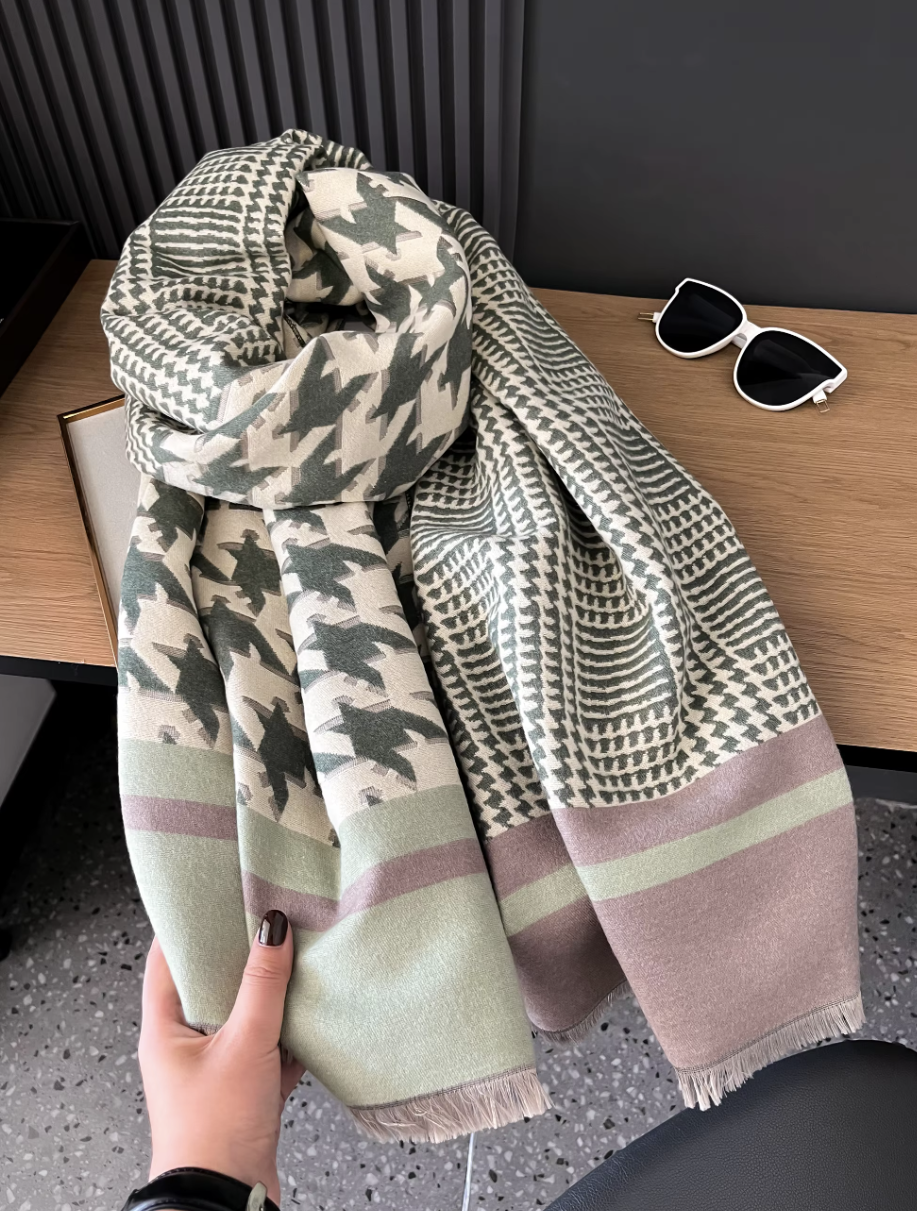 Houndstooth Print Wrap Scarf Shawl in Green