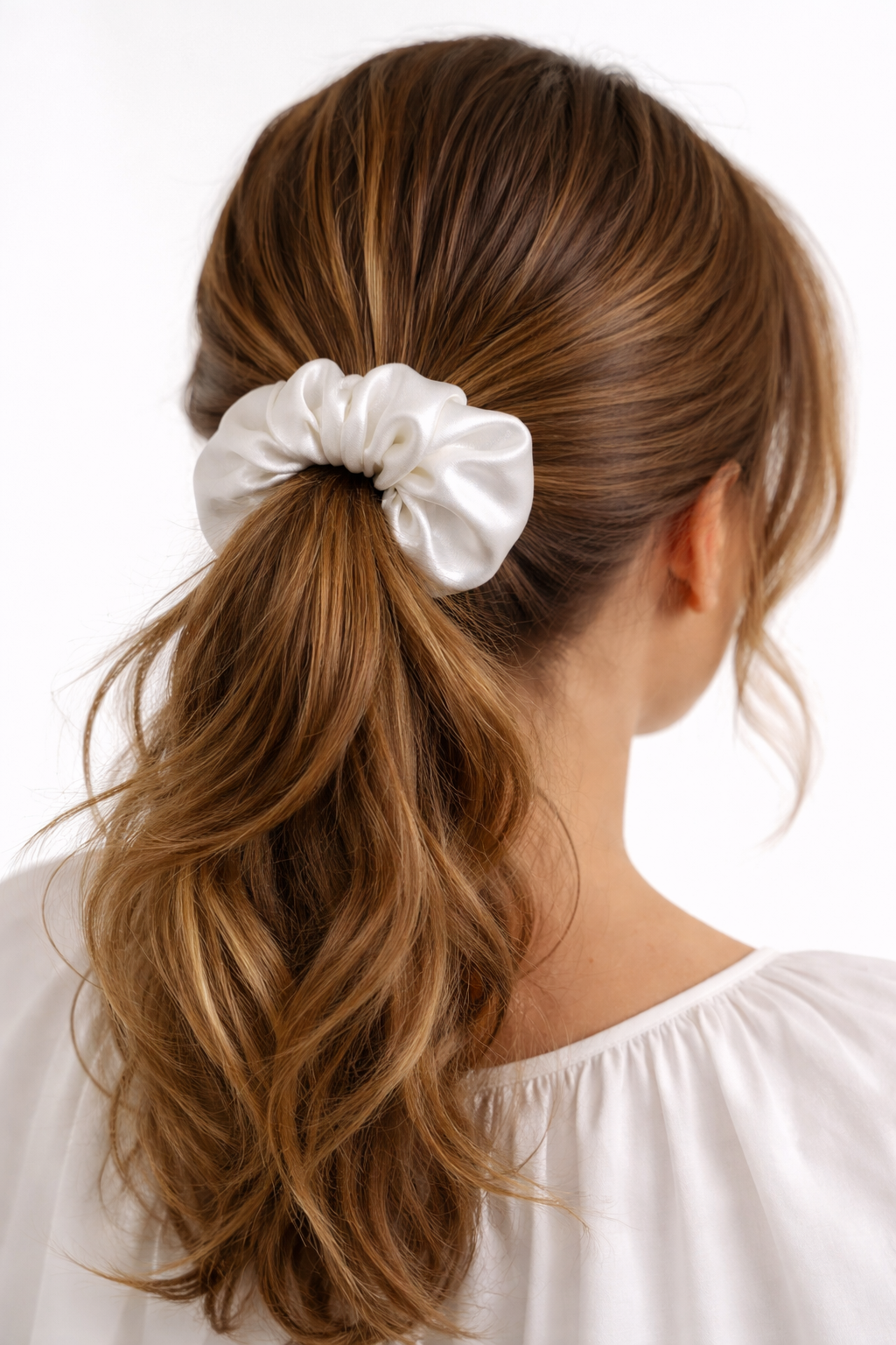 100% Mulberry Silk Scrunchie in Ivory