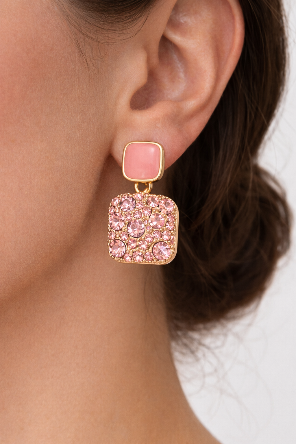 SAFFIRA diamante drop studs in Pink