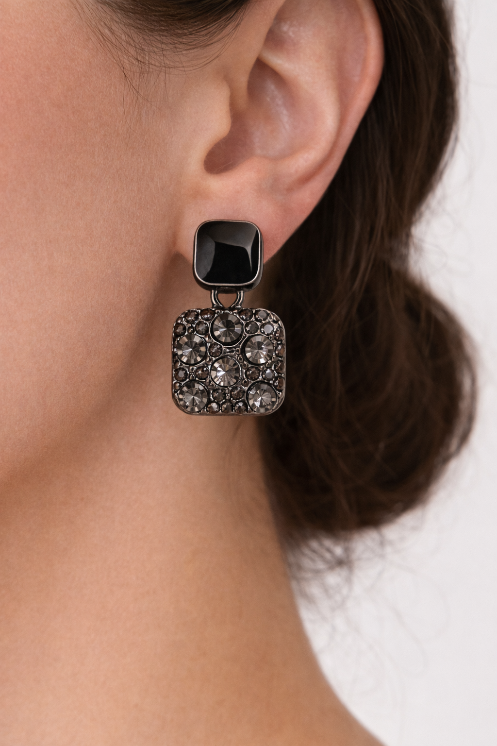 SAFFIRA diamante drop studs in Black